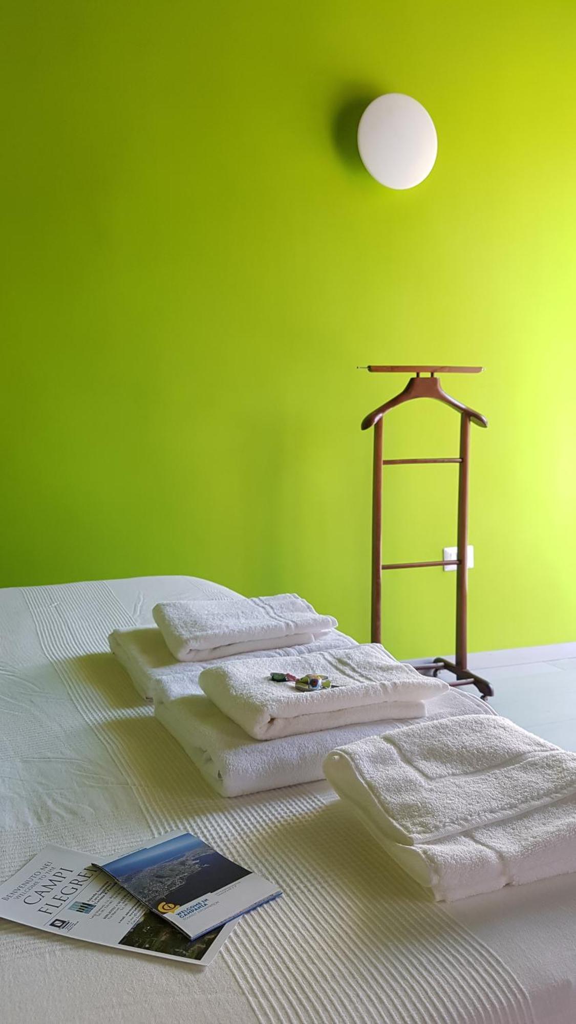 B&B Al Largo Pozzuoli Ruang foto
